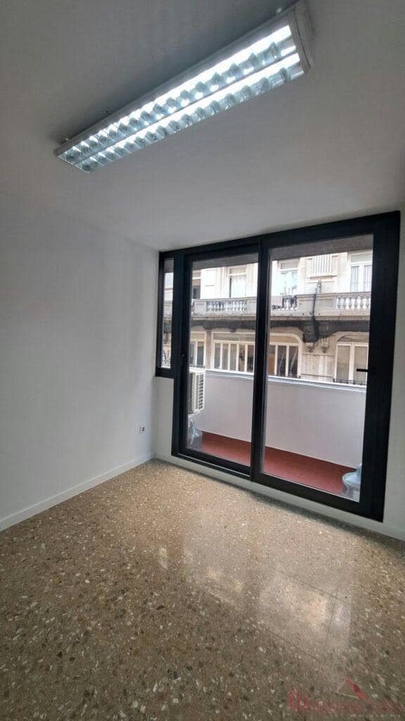 8 slaapkamer Kantoor te huur in Valencia stad - € 3.000 (Ref: 9807285)