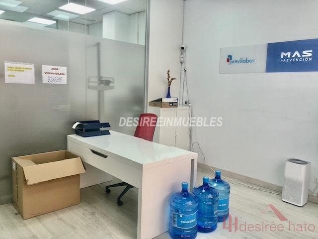 Local Comercial de 4 habitaciones en València ciudad en alquiler - 1.350 € (Ref: 9812276)