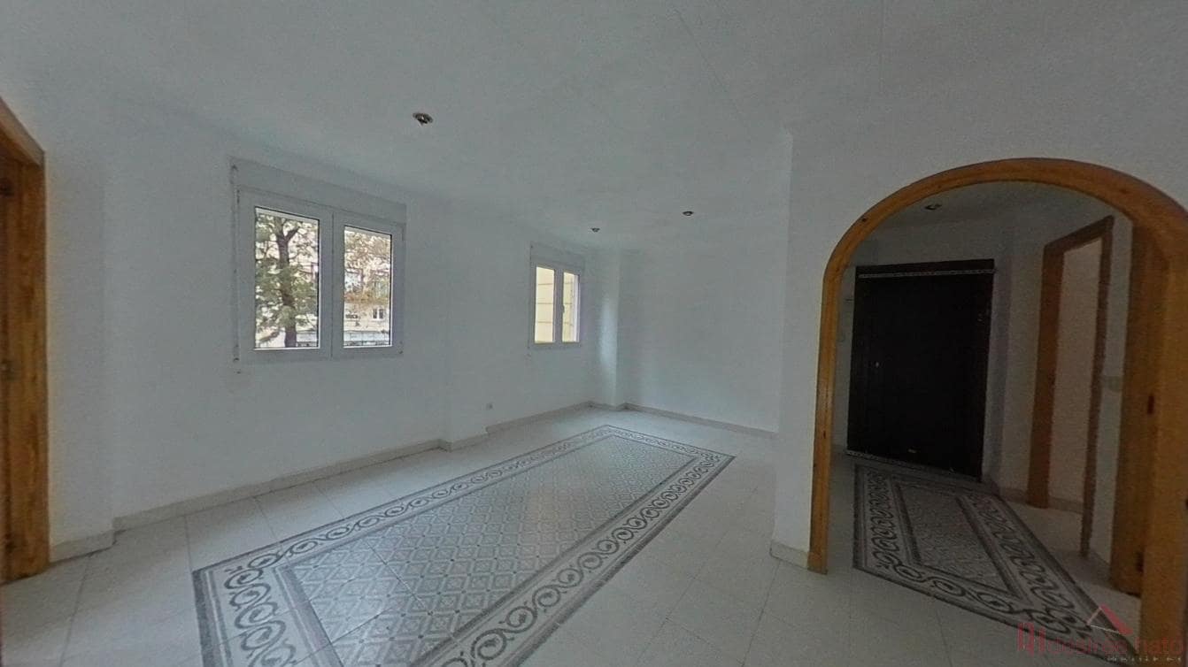 3 bedroom Flat for sale in Valencia city - € 299,000 (Ref: 9816007)