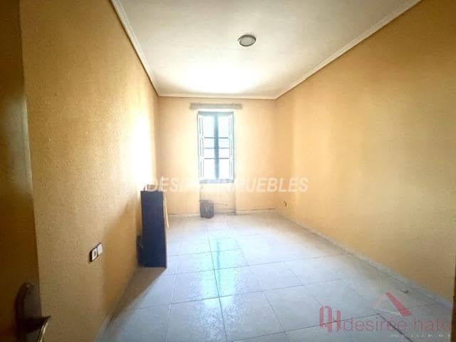 Casa de 11 habitaciones en Rocafort en venta con garaje - 690.000 € (Ref: 9836703)