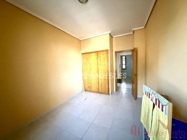 Casa de 11 habitaciones en Rocafort en venta con garaje - 690.000 € (Ref: 9836703)