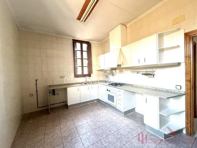 11 bedroom Townhouse for sale in Rocafort with garage - € 690,000 (Ref: 9836703)