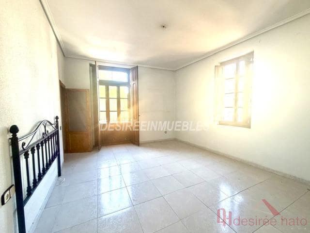 11 bedroom Townhouse for sale in Rocafort with garage - € 690,000 (Ref: 9836703)