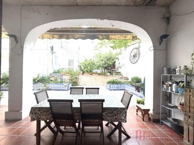 11 bedroom Townhouse for sale in Rocafort with garage - € 690,000 (Ref: 9836703)