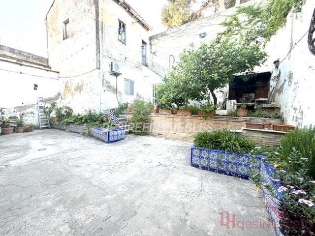 11 bedroom Townhouse for sale in Rocafort with garage - € 690,000 (Ref: 9836703)