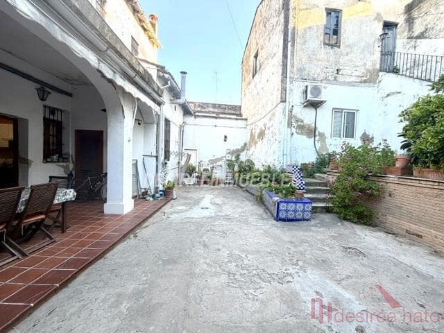 11 bedroom Townhouse for sale in Rocafort with garage - € 690,000 (Ref: 9836703)