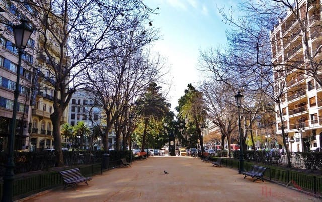 1 makuuhuone Toimisto vuokrattavana paikassa La Gran Via, Valencia kaupunki - 2 800 € (Ref: 9843678)