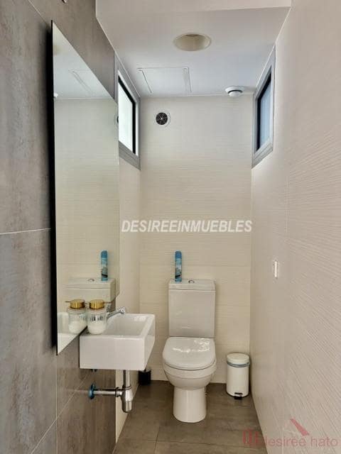1 bedroom Office for rent in Valencia city - € 2,800 (Ref: 9843678)