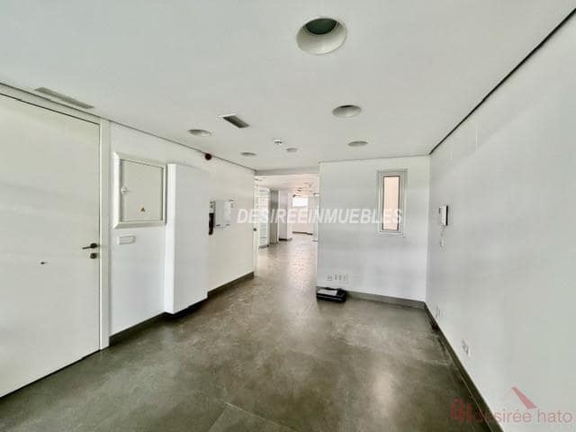 1 bedroom Office for rent in Valencia city - € 2,800 (Ref: 9843678)