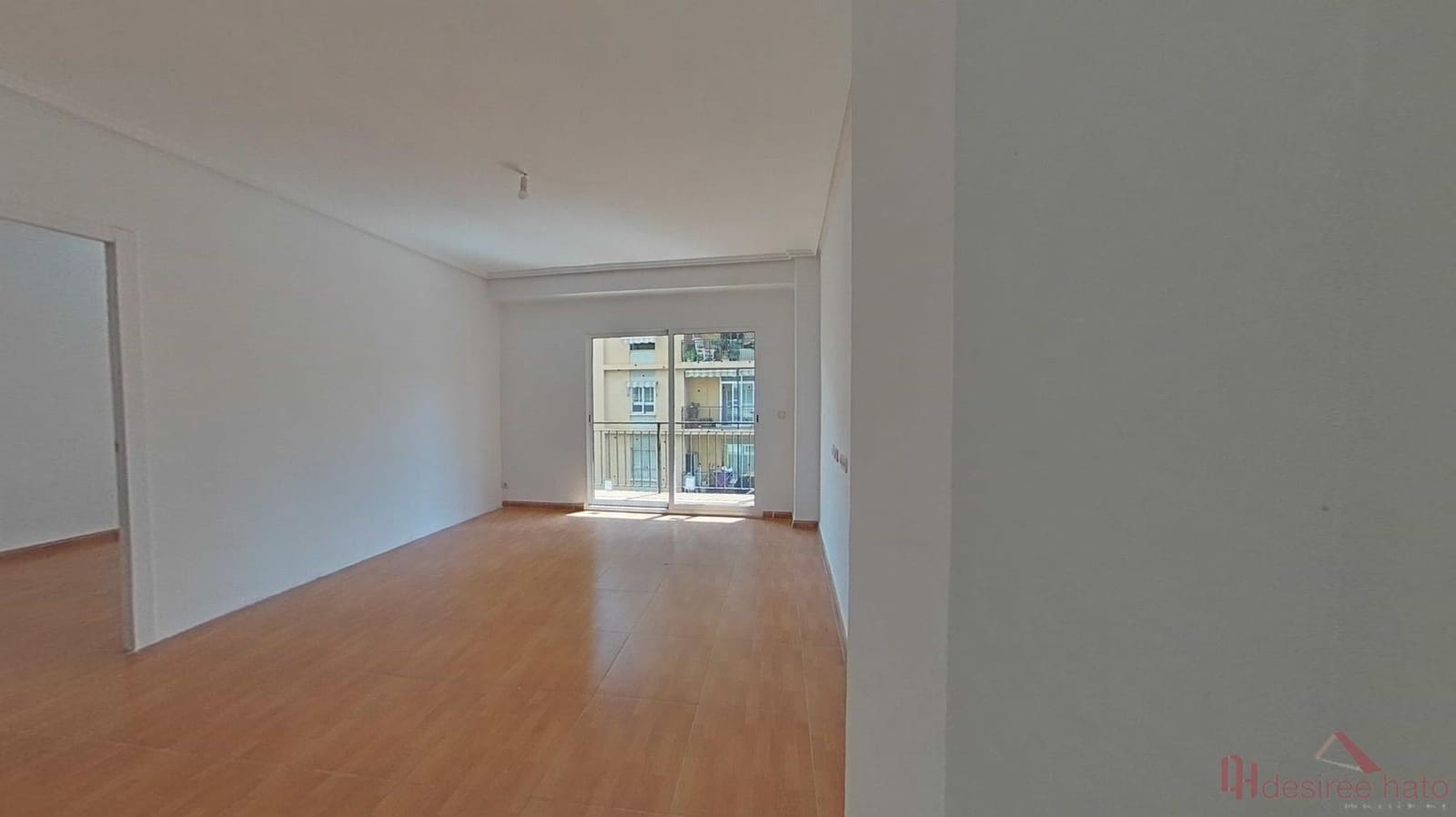5 bedroom Flat for sale in Valencia city - € 325,000 (Ref: 9860253)