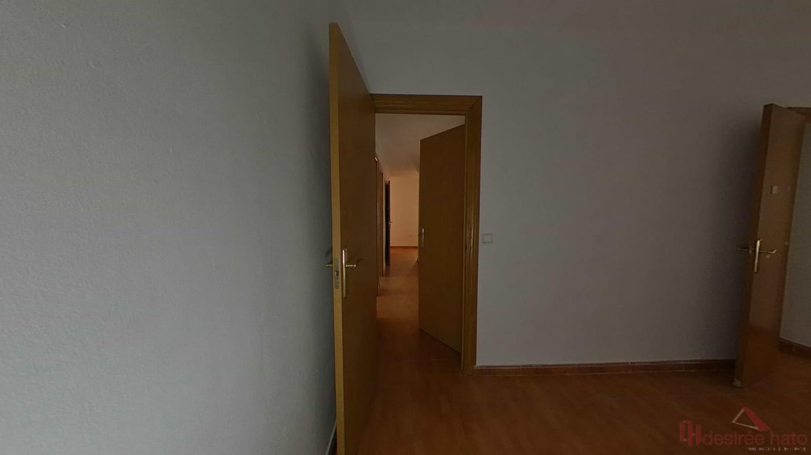 5 bedroom Flat for sale in Valencia city - € 325,000 (Ref: 9860253)