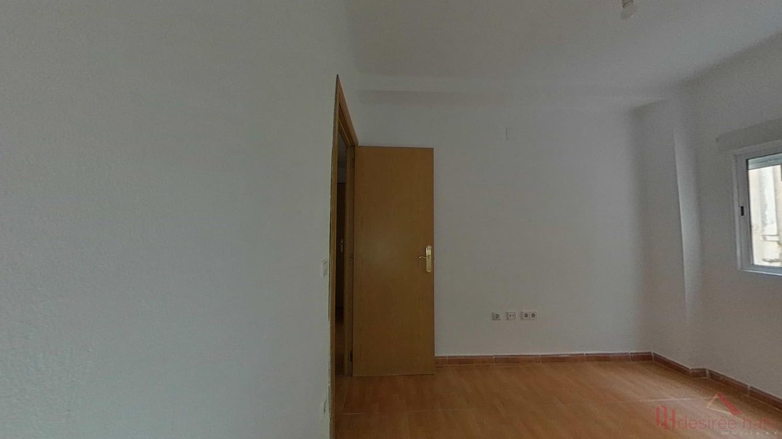 5 bedroom Flat for sale in Valencia city - € 325,000 (Ref: 9860253)