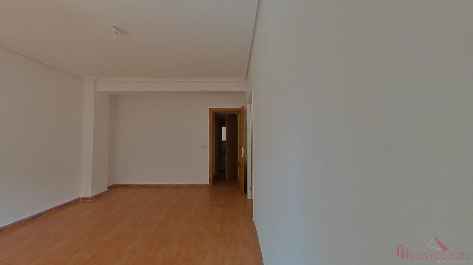 5 bedroom Flat for sale in Valencia city - € 325,000 (Ref: 9860253)