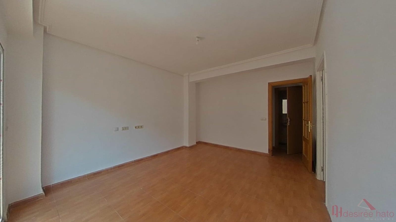 5 bedroom Flat for sale in Valencia city - € 325,000 (Ref: 9860253)