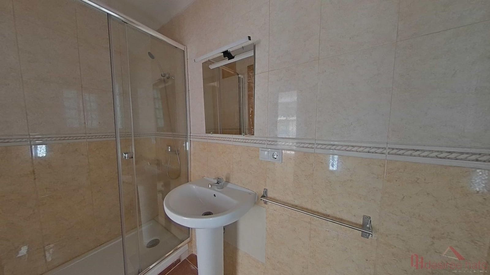 5 bedroom Flat for sale in Valencia city - € 325,000 (Ref: 9860253)