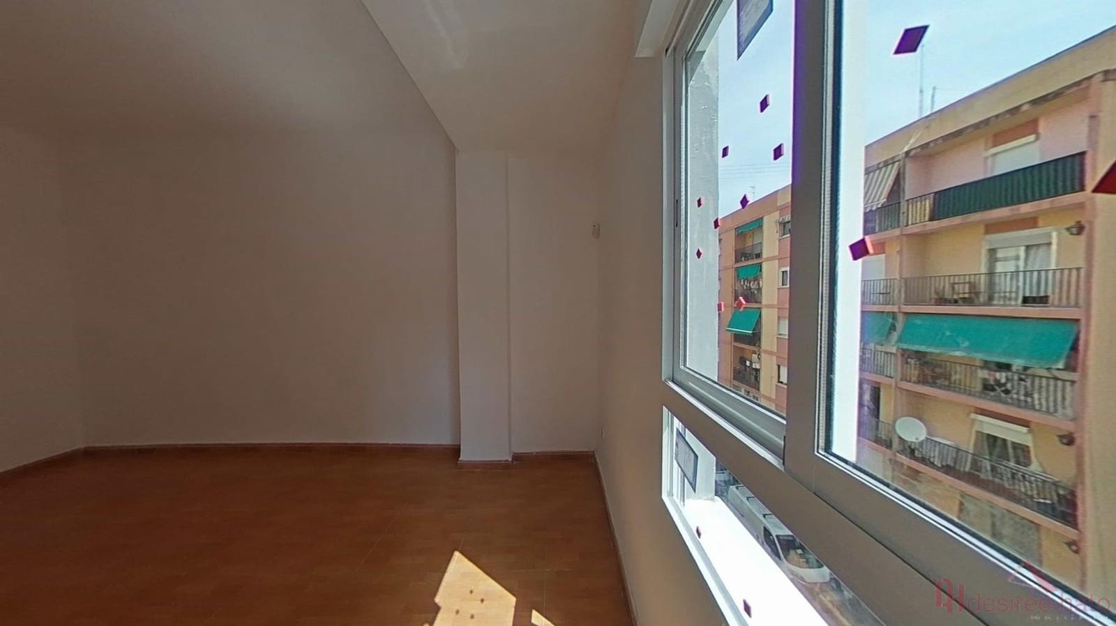 5 bedroom Flat for sale in Valencia city - € 325,000 (Ref: 9860253)