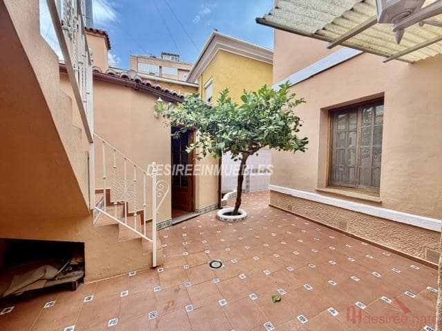 3 soverom Villa til leie i Valencia by - € 1 900 (Ref: 9883768)