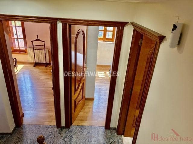 3 soverom Villa til leie i Valencia by - € 1 900 (Ref: 9883768)