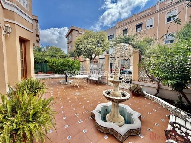 3 soverom Villa til leie i Valencia by - € 1 900 (Ref: 9883768)
