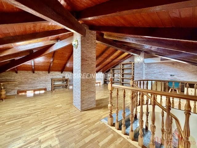 3 soverom Villa til leie i Valencia by - € 1 900 (Ref: 9883768)