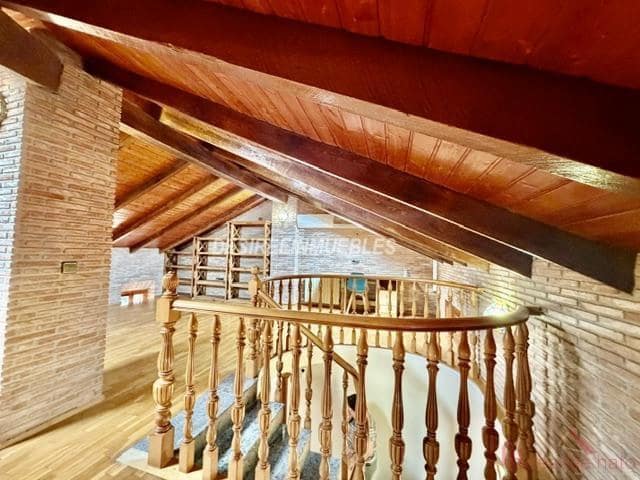 3 soverom Villa til leie i Valencia by - € 1 900 (Ref: 9883768)