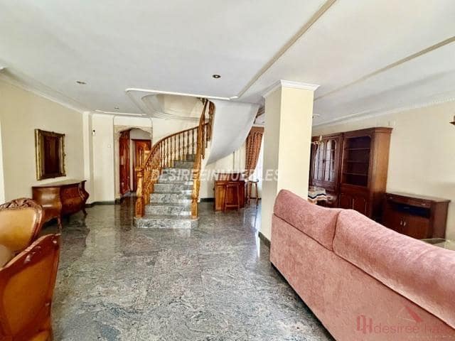 3 soverom Villa til leie i Valencia by - € 1 900 (Ref: 9883768)