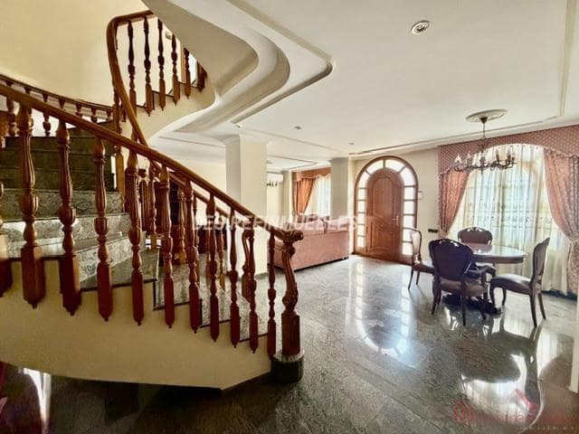 3 soverom Villa til leie i Valencia by - € 1 900 (Ref: 9883768)