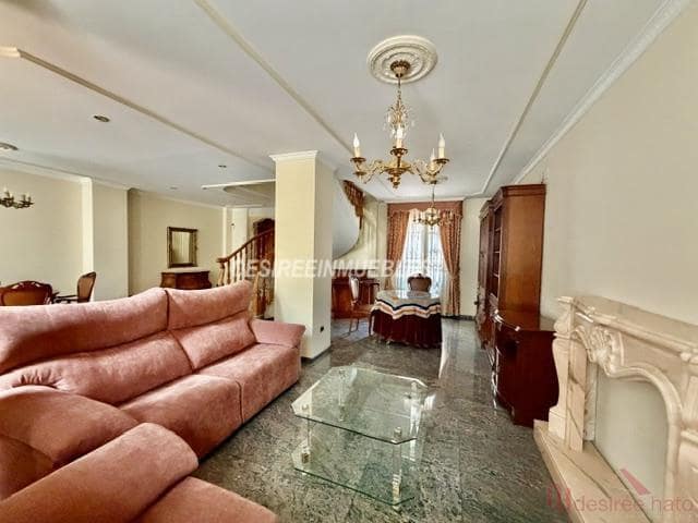 3 soverom Villa til leie i Valencia by - € 1 900 (Ref: 9883768)
