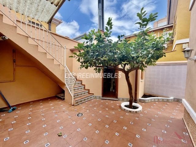 3 soverom Villa til leie i Valencia by - € 1 900 (Ref: 9883768)