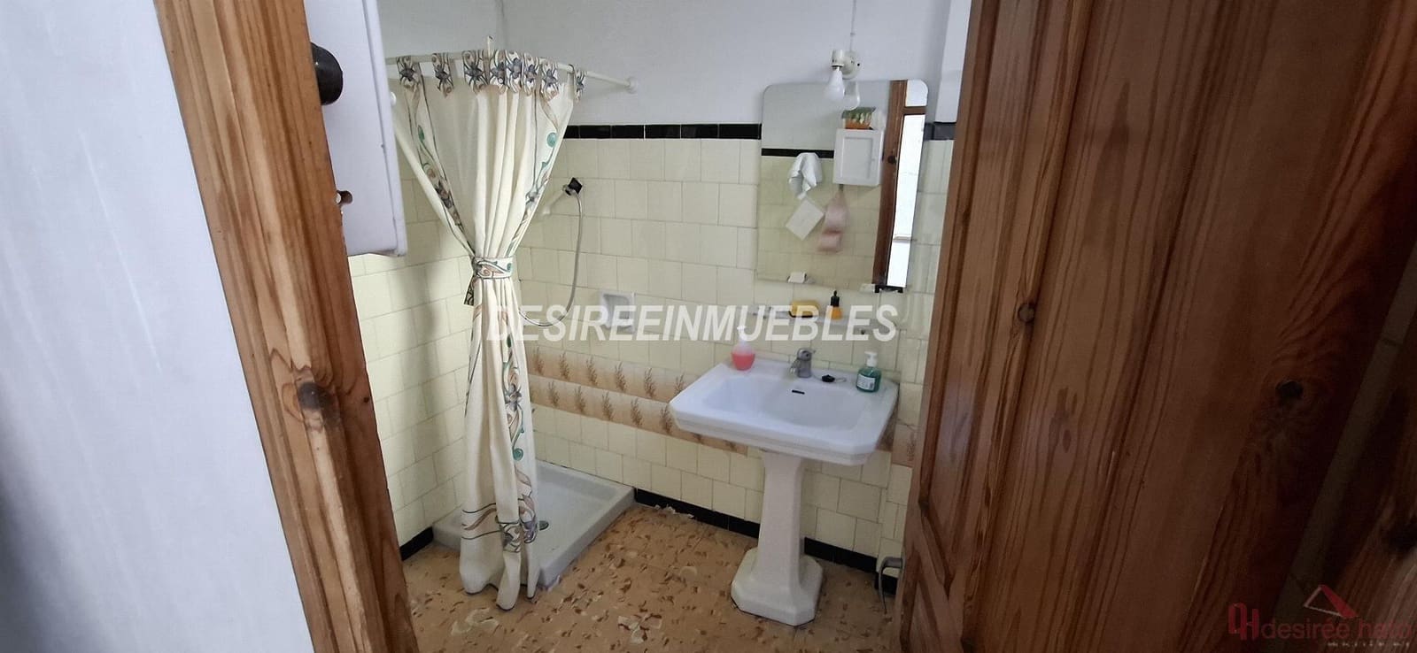 5 soverom Hus til salgs i Valencia by - € 99 000 (Ref: 9883769)