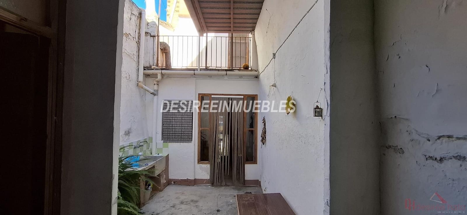 5 soverom Hus til salgs i Valencia by - € 99 000 (Ref: 9883769)