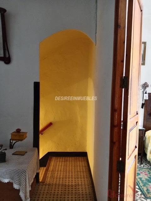 5 soverom Hus til salgs i Valencia by - € 99 000 (Ref: 9883769)