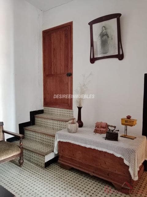 5 soverom Hus til salgs i Valencia by - € 99 000 (Ref: 9883769)