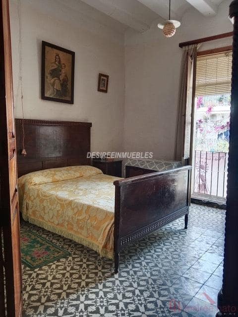 5 soverom Hus til salgs i Valencia by - € 99 000 (Ref: 9883769)