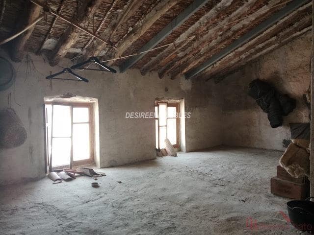 5 soverom Hus til salgs i Valencia by - € 99 000 (Ref: 9883769)