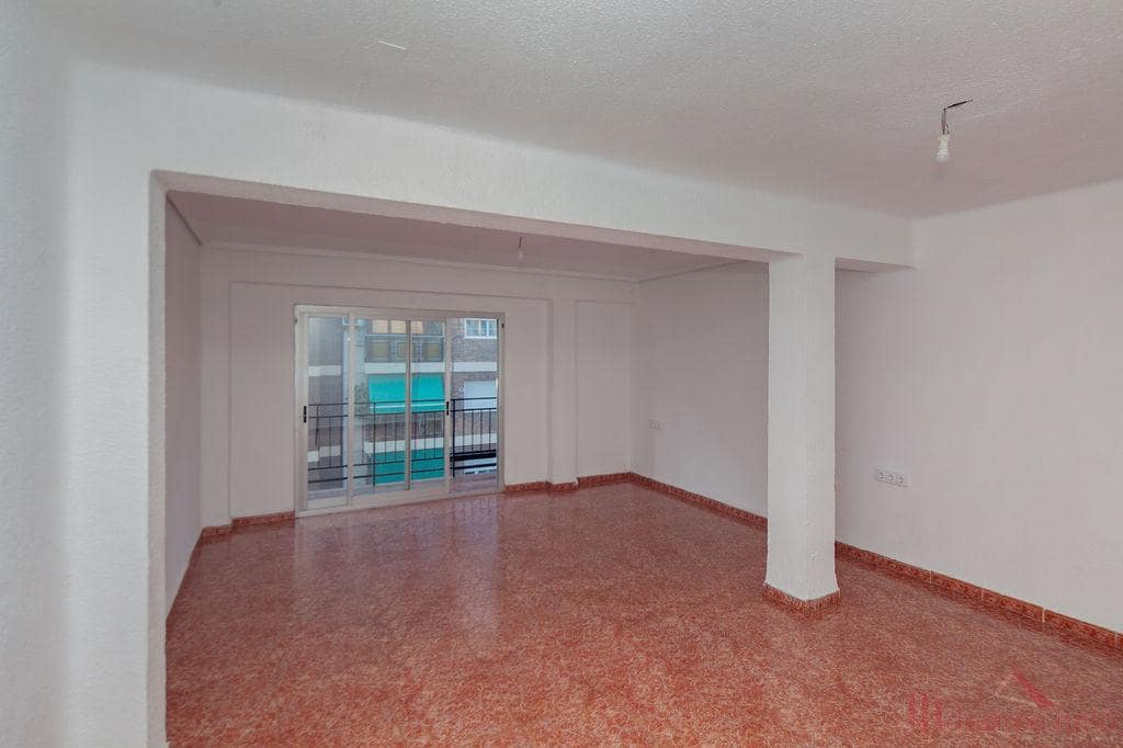3 slaapkamer Flat te koop in Valencia stad - € 299.000 (Ref: 9902578)