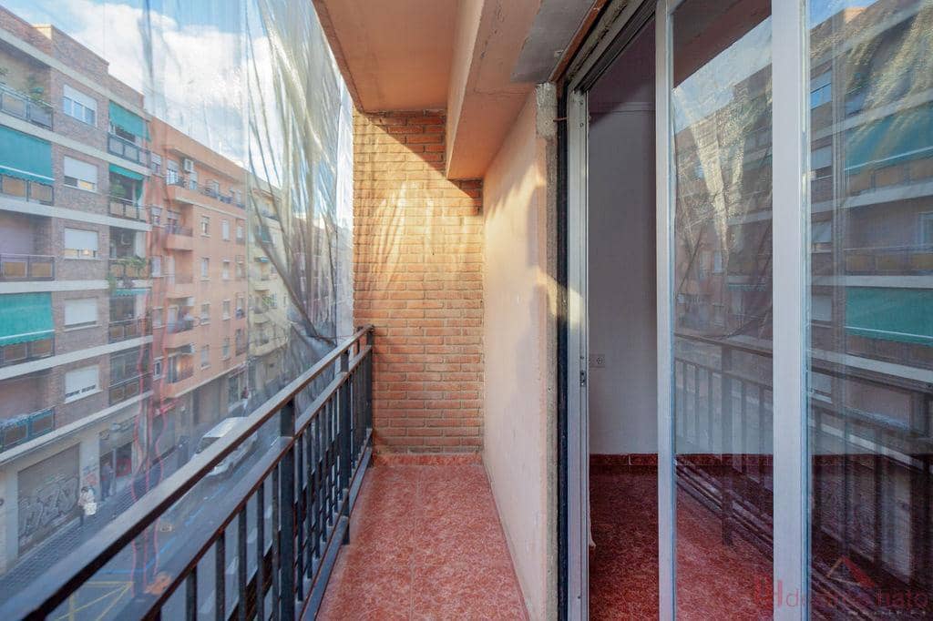 3 slaapkamer Flat te koop in Valencia stad - € 299.000 (Ref: 9902578)