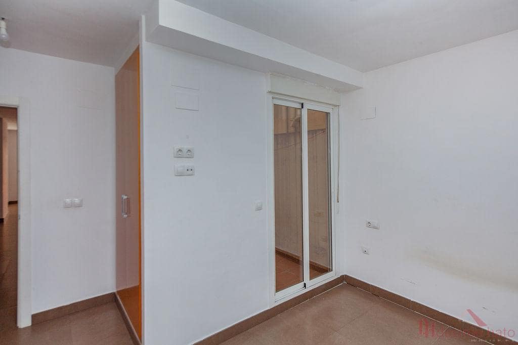 Piso de 1 habitación en Paterna en venta - 157.000 € (Ref: 9906654)