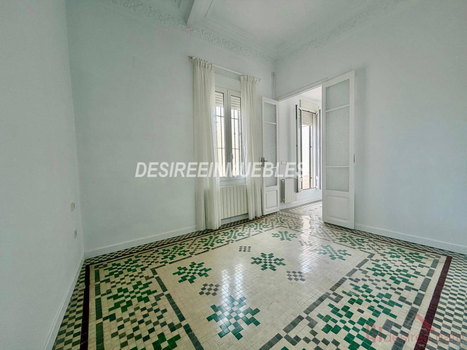 3 slaapkamer Penthouse te huur in Valencia stad met garage - € 2.200 (Ref: 9922451)