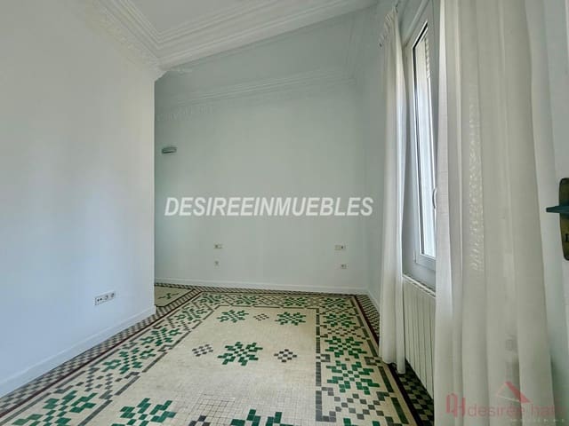 3 slaapkamer Penthouse te huur in Sant Francesc, Valencia stad met garage - € 2.200 (Ref: 9922451)