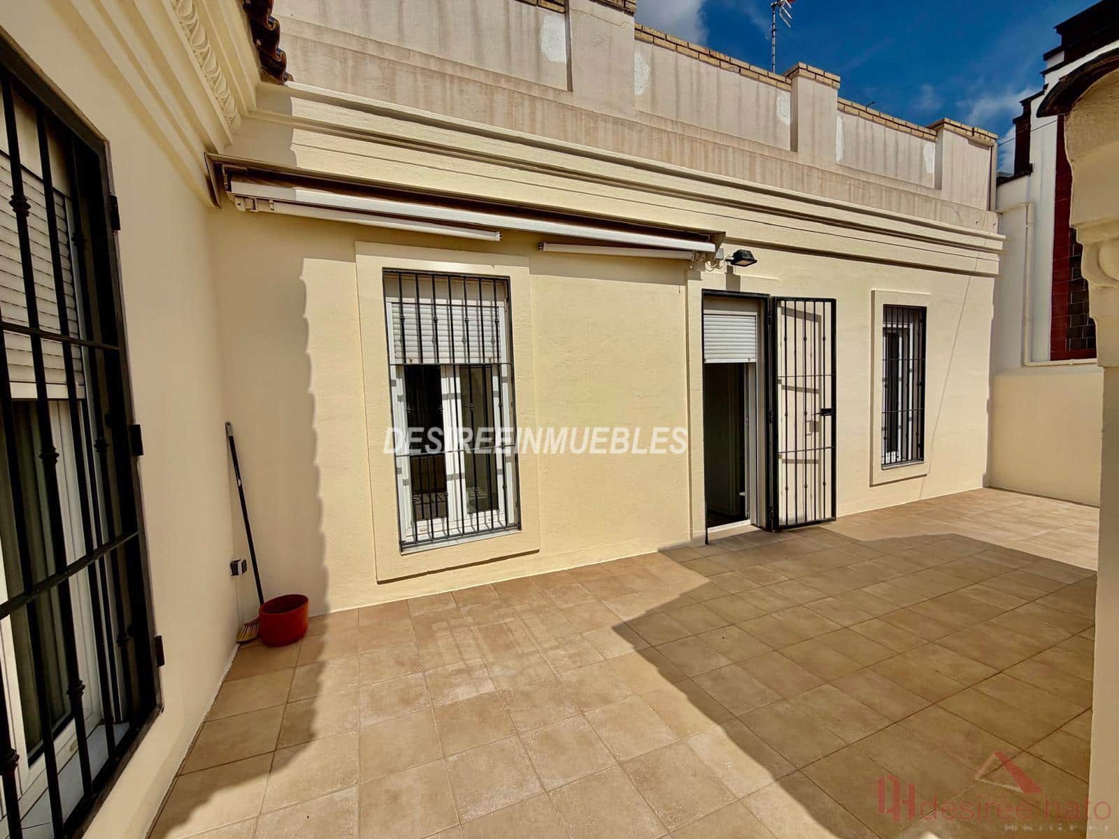 3 bedroom Penthouse for rent in Valencia city with garage - € 2,100 (Ref: 9922451)