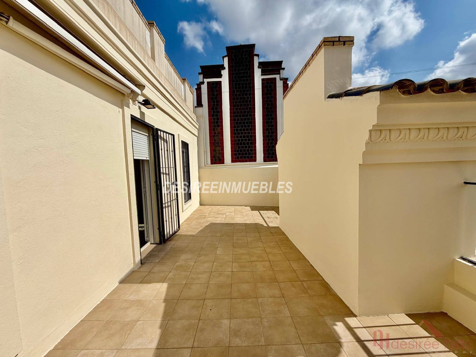 3 bedroom Penthouse for rent in Valencia city with garage - € 2,100 (Ref: 9922451)