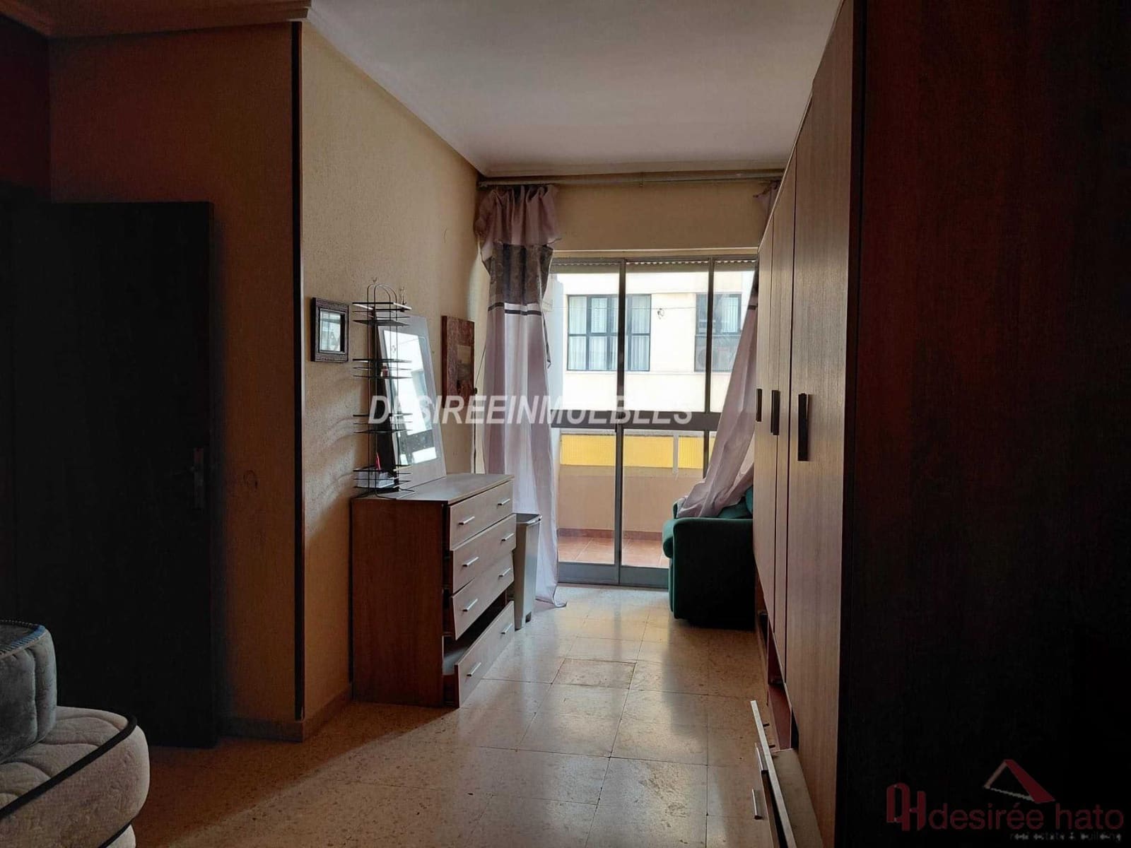 3 bedroom Flat for sale in Valencia city with garage - € 550,000 (Ref: 9932523)