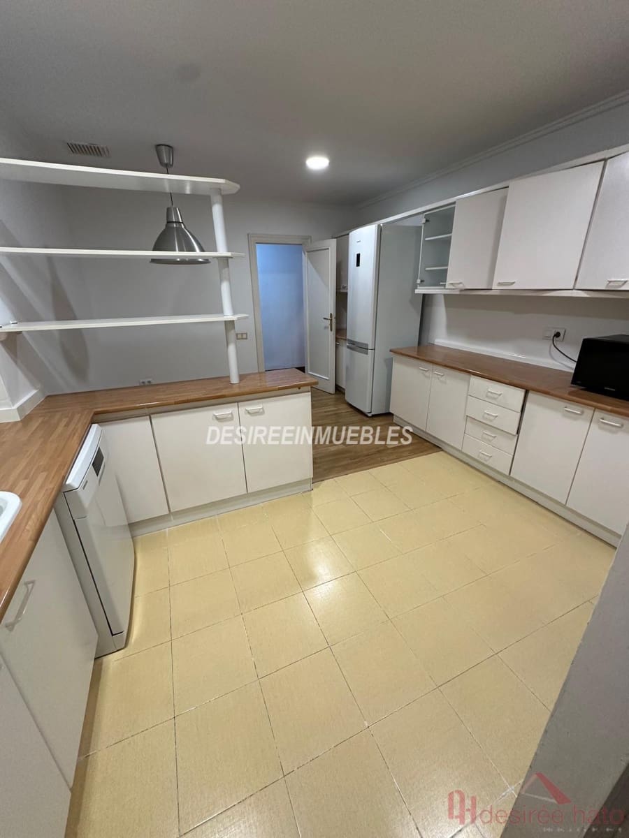 4 bedroom Flat for rent in Valencia city - € 2,800 (Ref: 9937325)