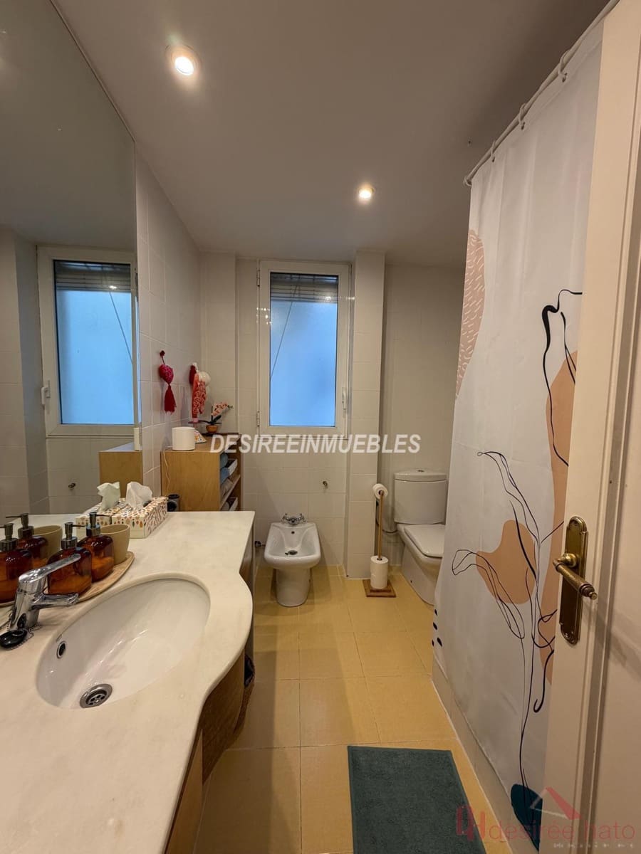 4 bedroom Flat for rent in Valencia city - € 2,800 (Ref: 9937325)