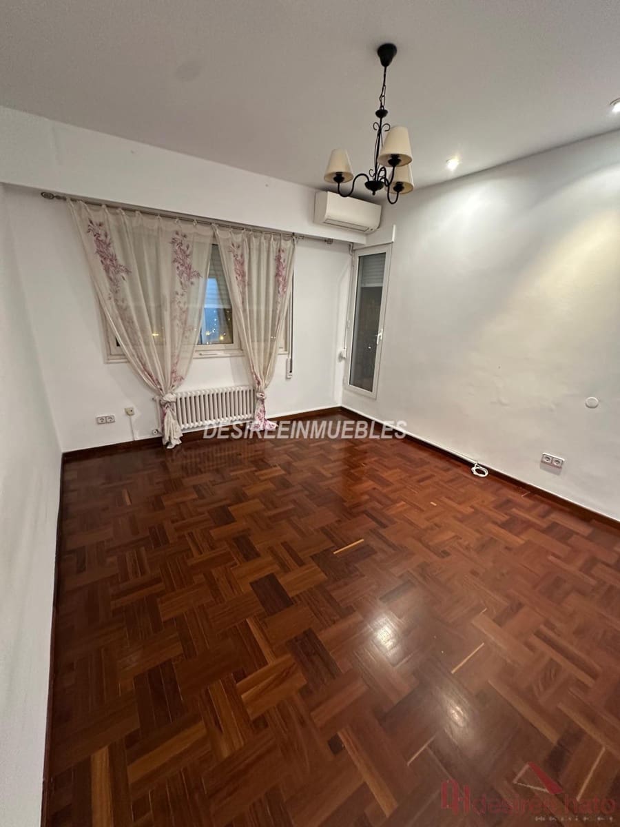 4 bedroom Flat for rent in Valencia city - € 2,800 (Ref: 9937325)