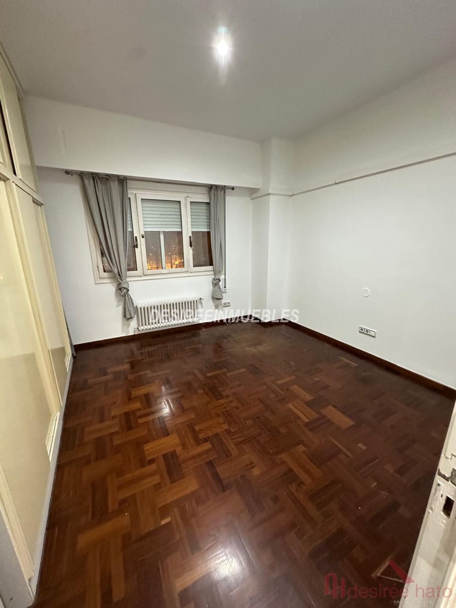 4 bedroom Flat for rent in Valencia city - € 2,800 (Ref: 9937325)