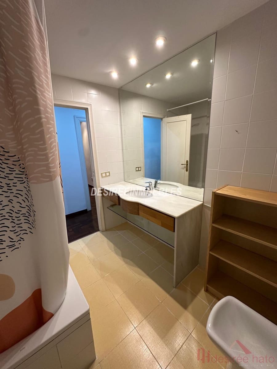 4 bedroom Flat for rent in Valencia city - € 2,800 (Ref: 9937325)