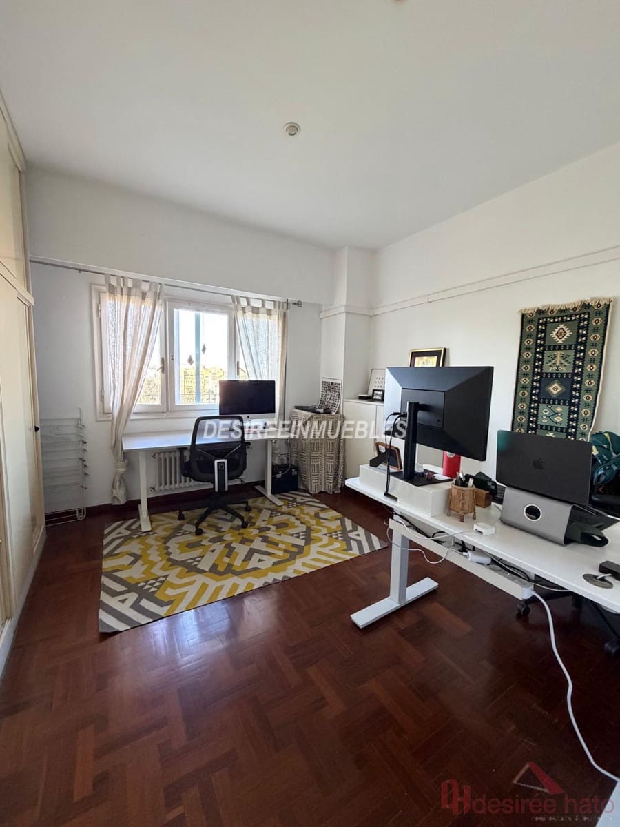 4 bedroom Flat for rent in Valencia city - € 2,800 (Ref: 9937325)