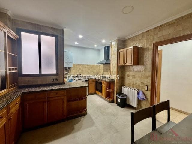 6 bedroom Flat for sale in Valencia city - € 890,000 (Ref: 9939142)